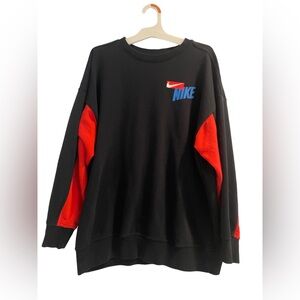 NIKE Dri-Fit Womens Crewneck Small